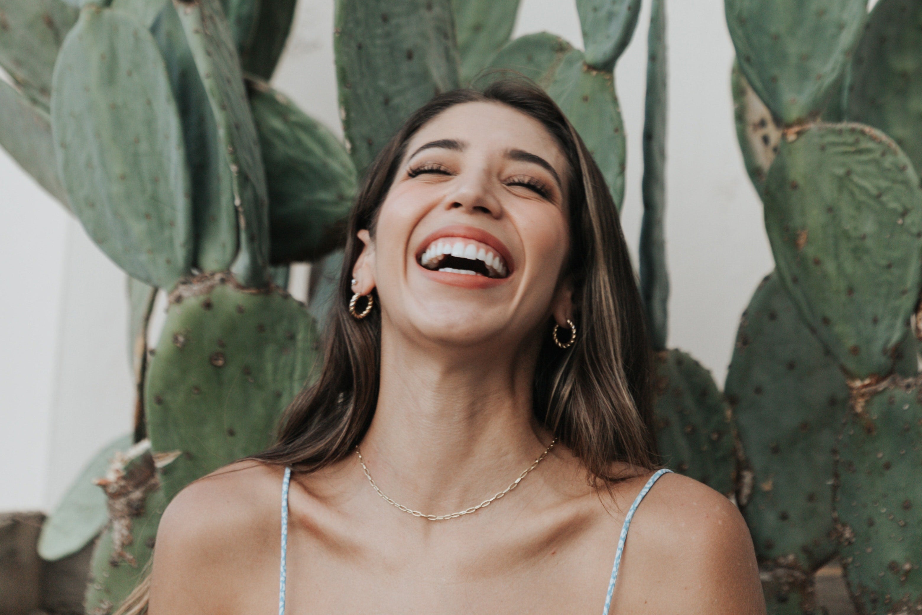 Gift Card digital Novavita para tratamientos estéticos y productos del Skin Center, disponible por monto específico